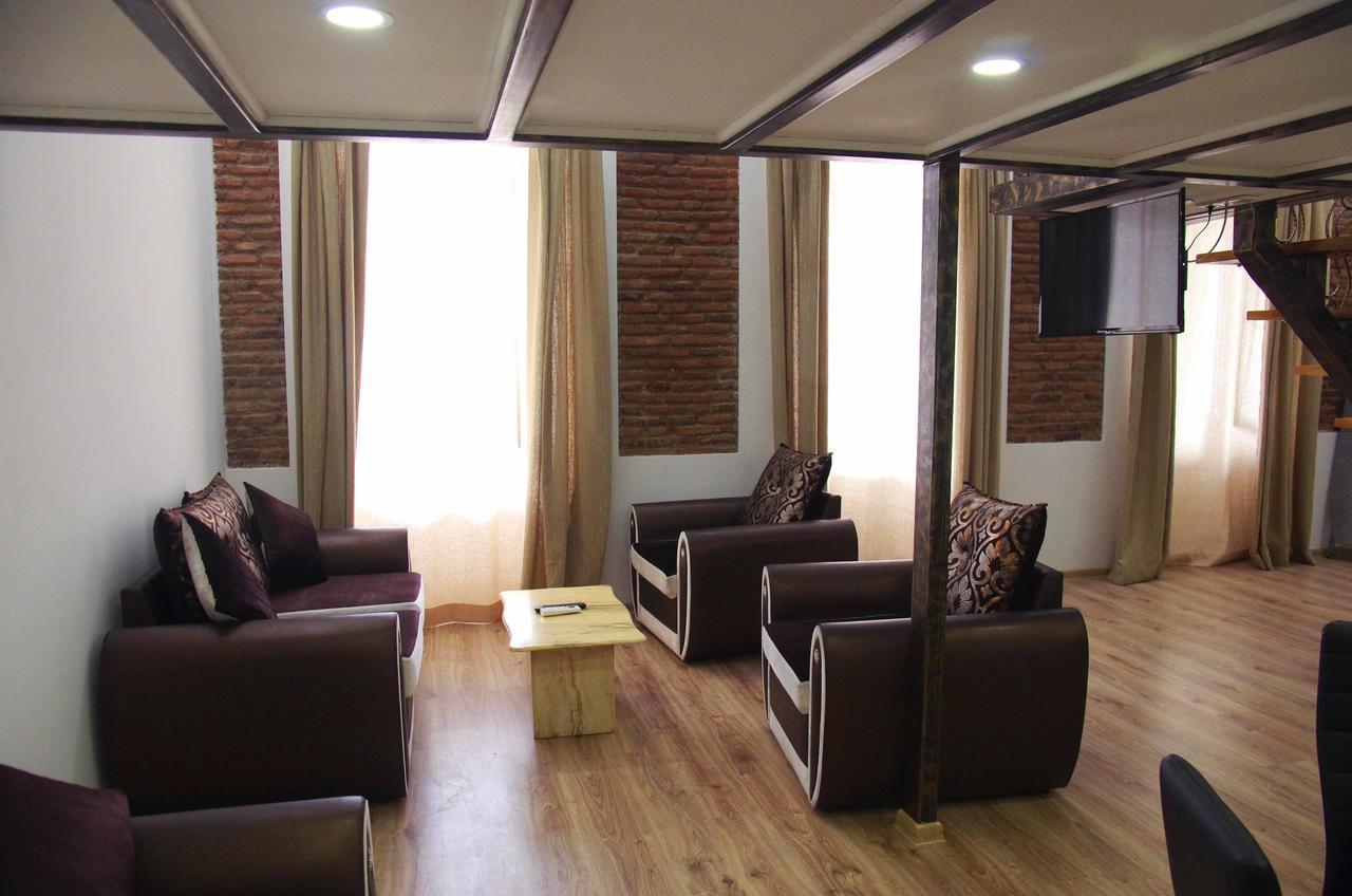 Apartment On Tabidze Tbilisi